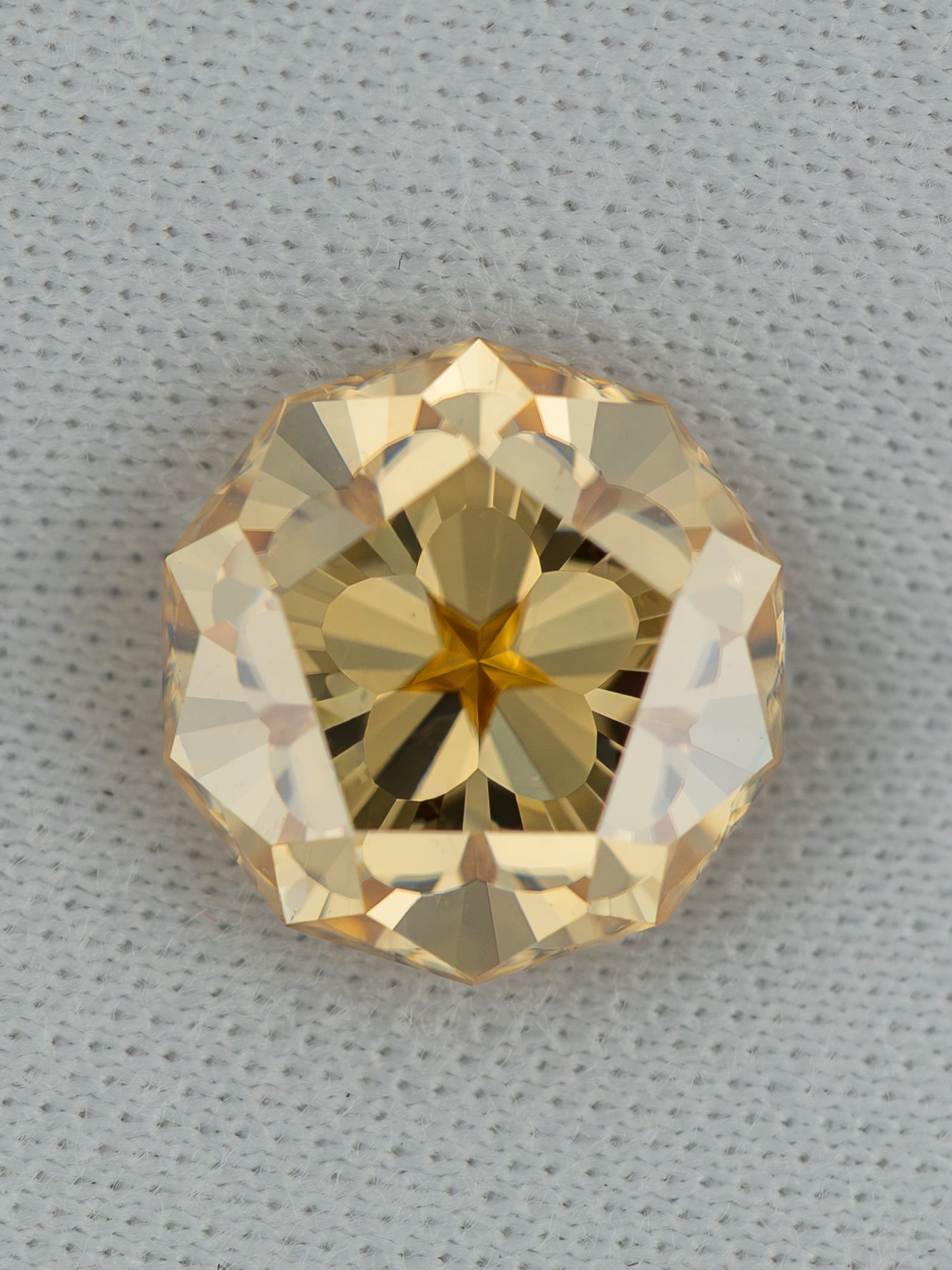Sakura Moissanite - Champagne