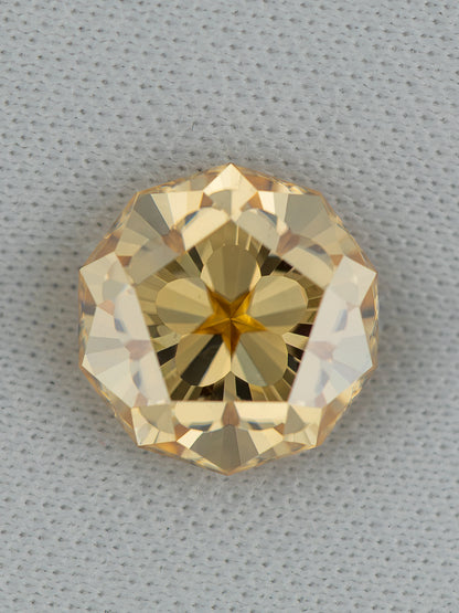 Sakura Moissanite - Champagne