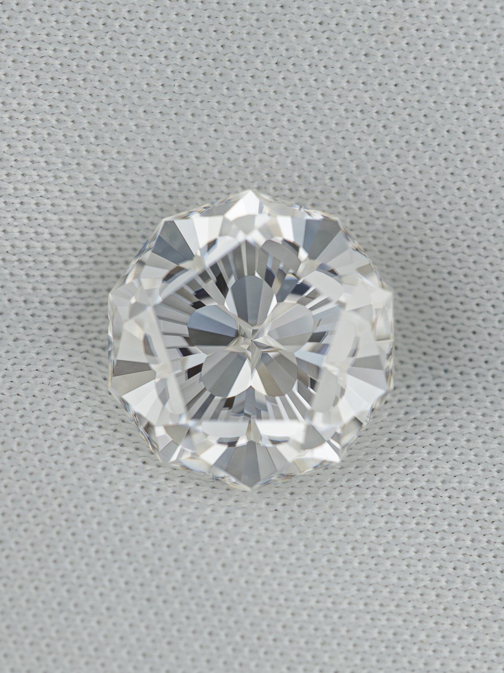 Sakura Moissanite