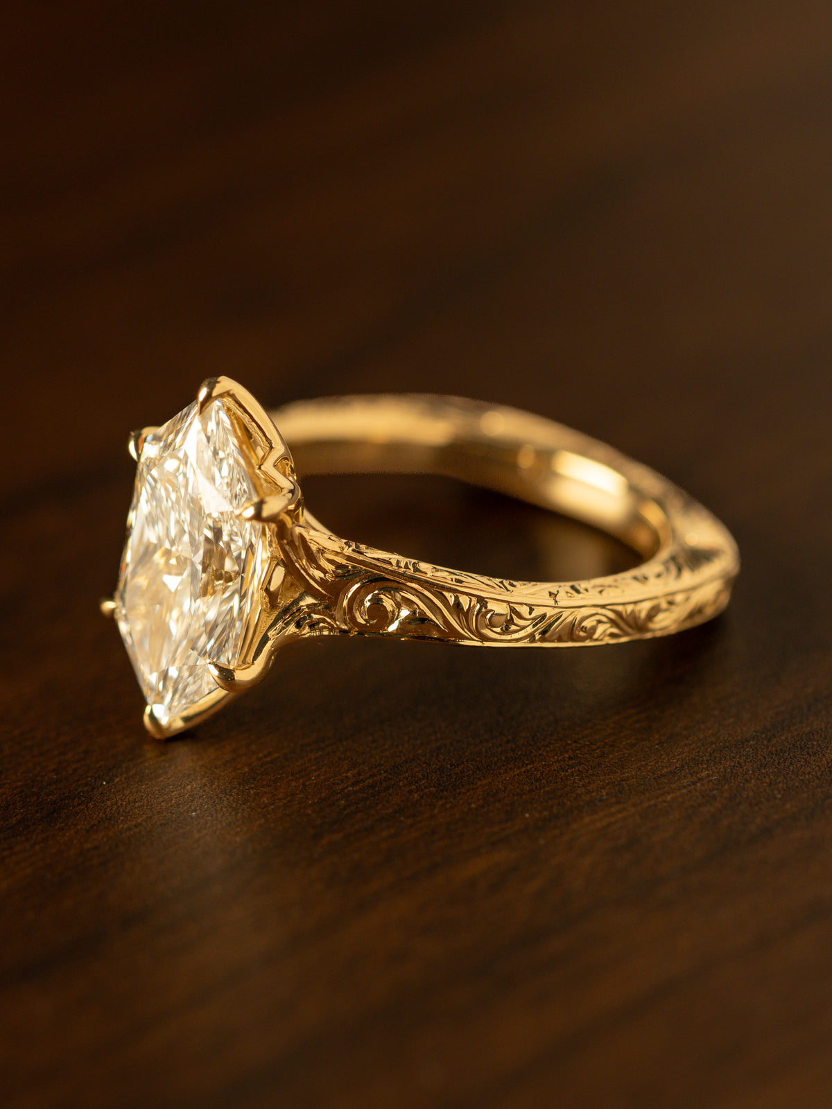 MINHÈ ring 1563-1 · Hand Engraving