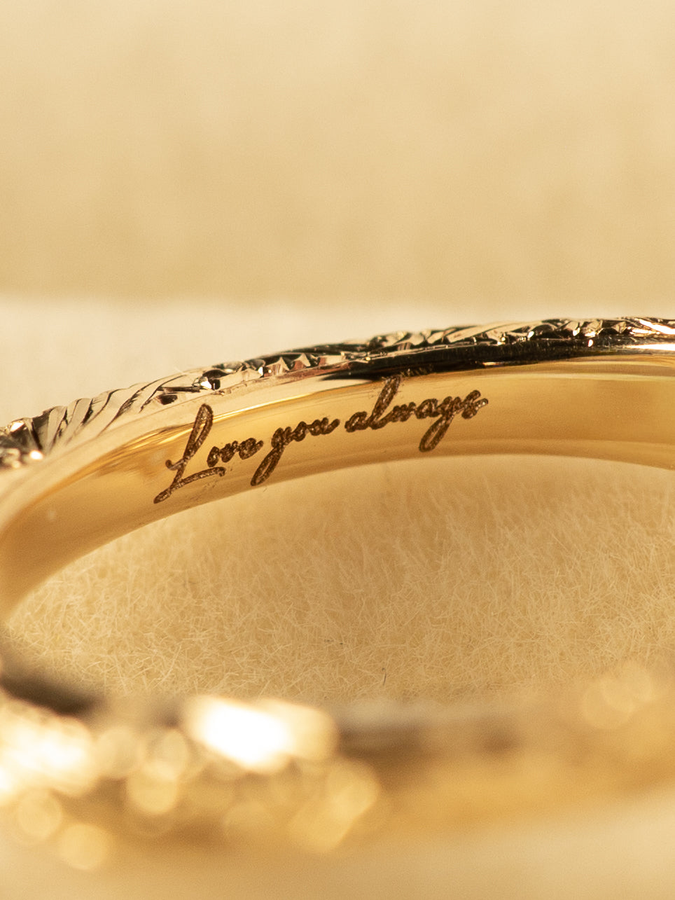 MINHÈ ring 1563-1 · Hand Engraving