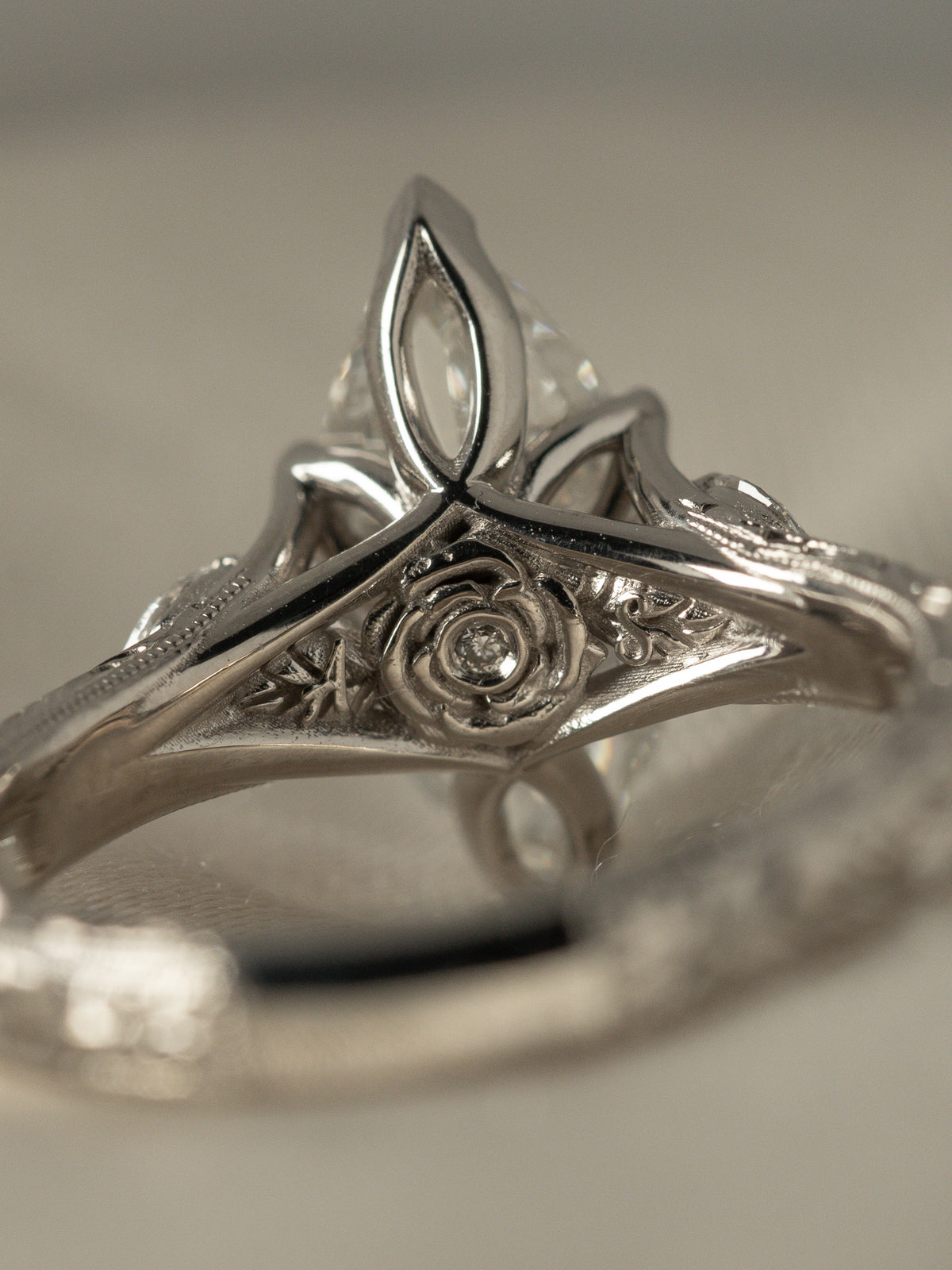 MINHÈ ring 1913-1 · Hidden Motif