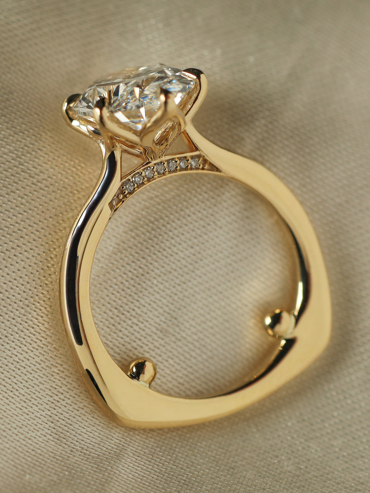 MINHÈ ring 2003-1