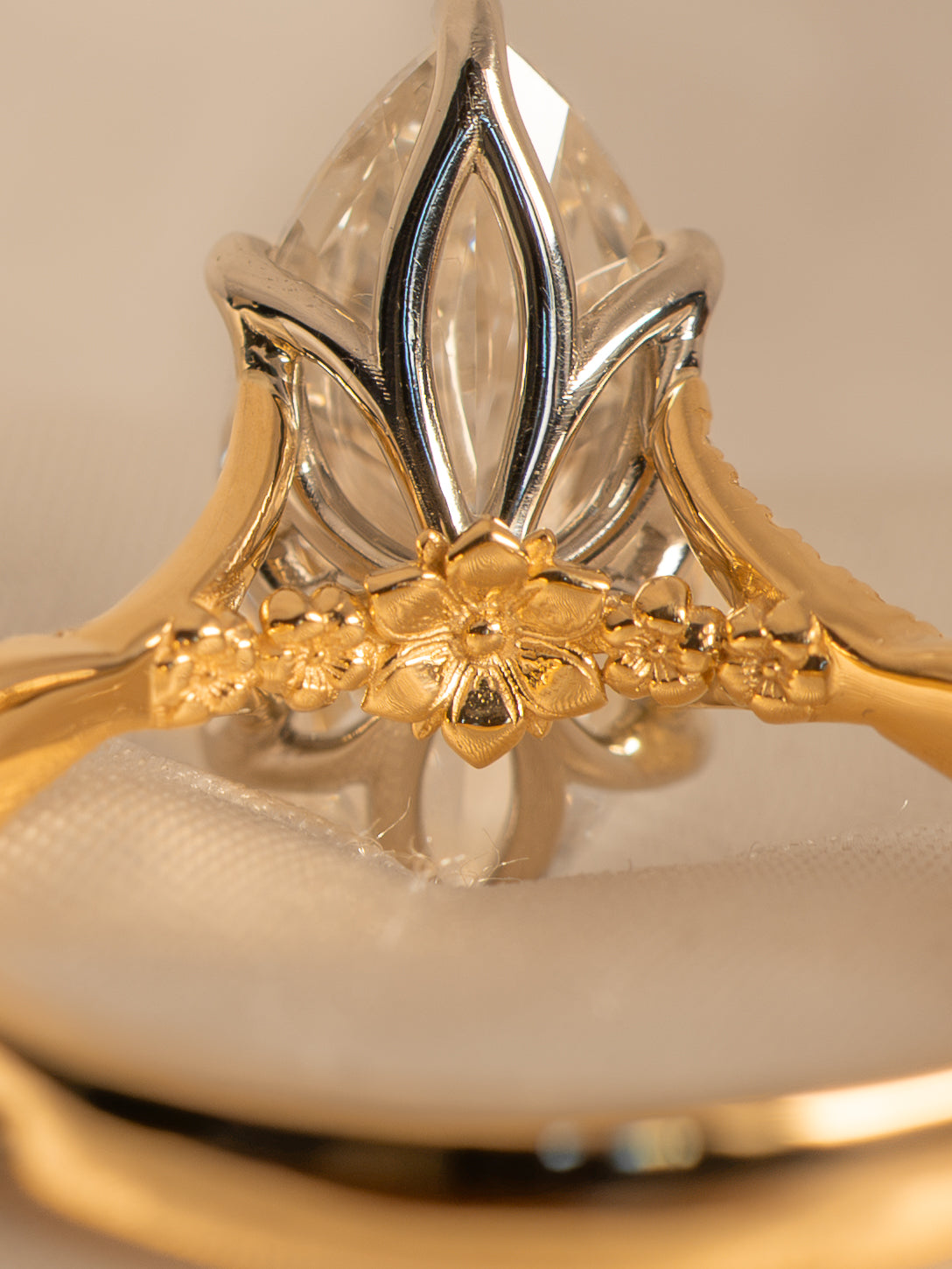 minhè ring 1950-1 · Hidden Motif