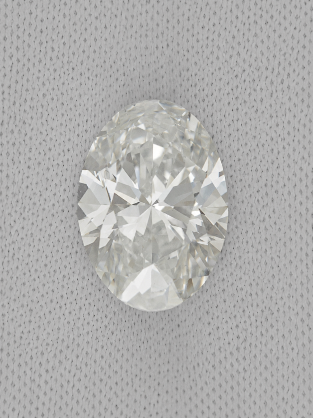 1.90ct Oval D VVS2 Lab-Grown Diamond