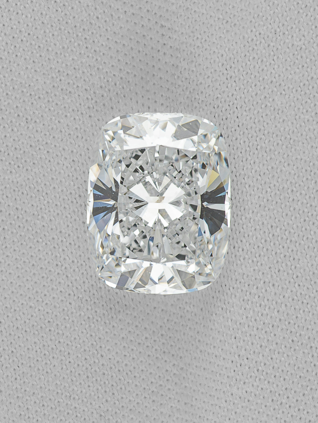 2.66ct Cushion D VVS1 Lab-Grown Diamond