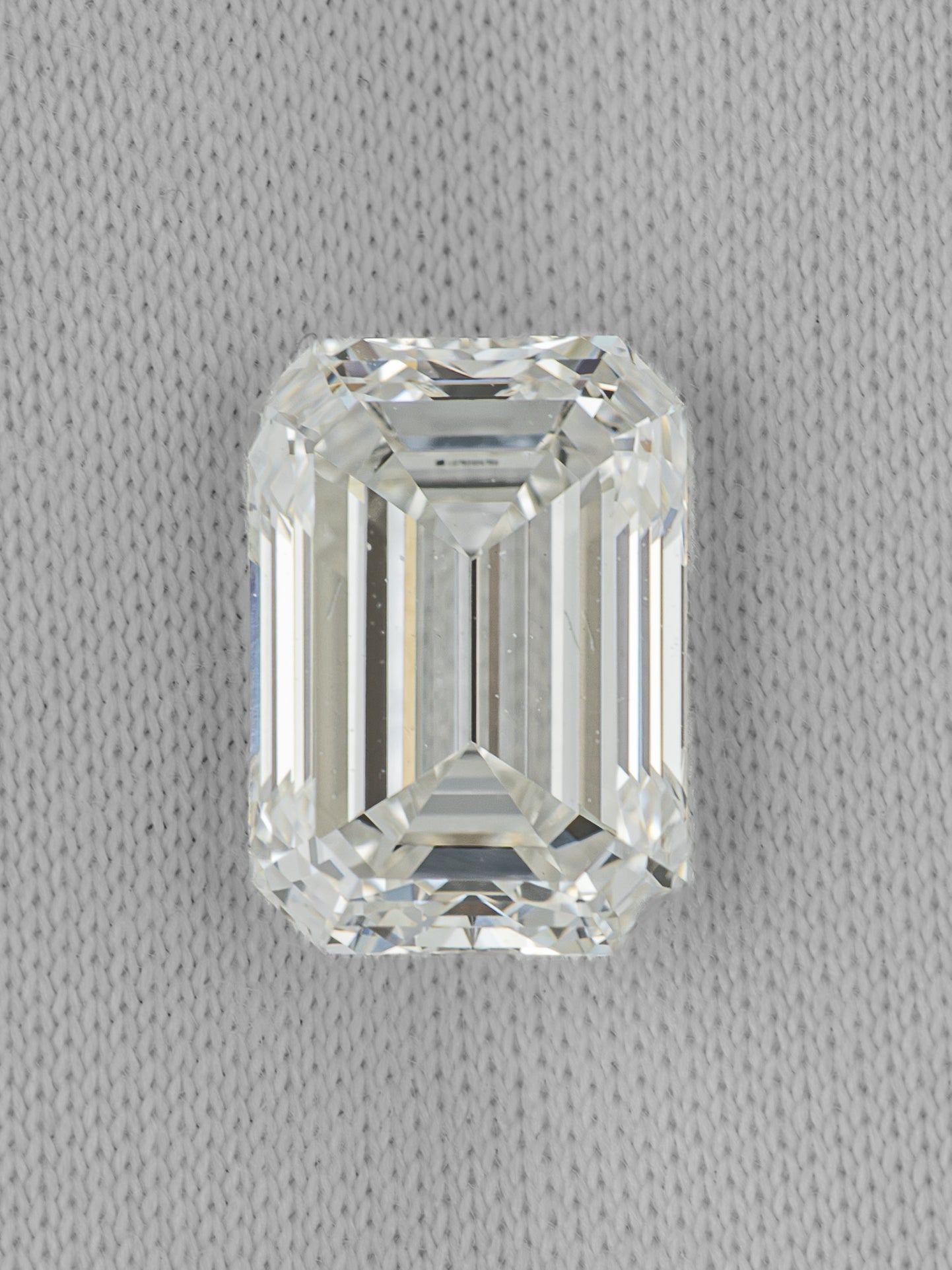 2.51ct Emerald E VVS2 Lab-Grown Diamond