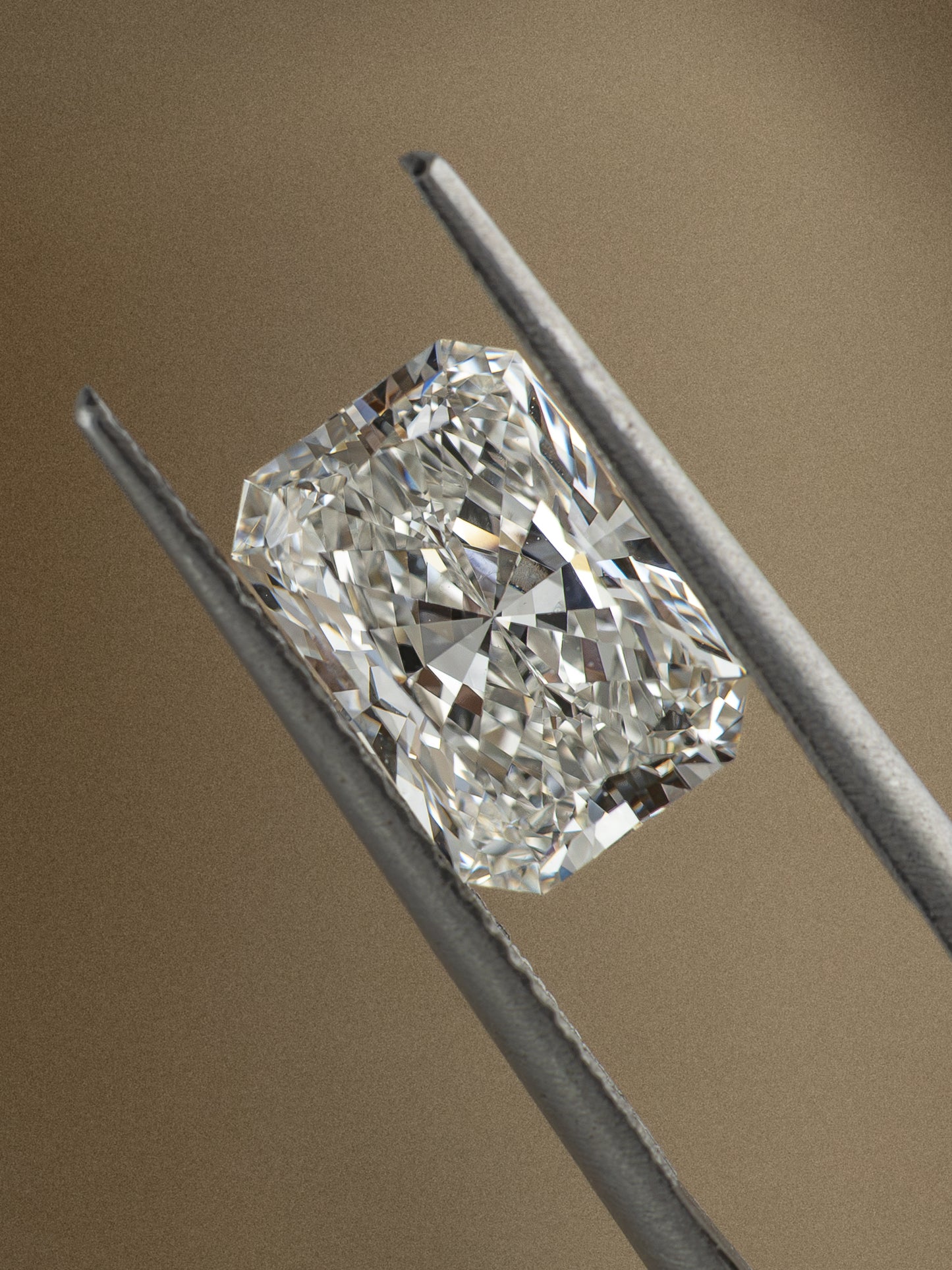 2.60ct Radiant E VVS2 Lab-Grown Diamond