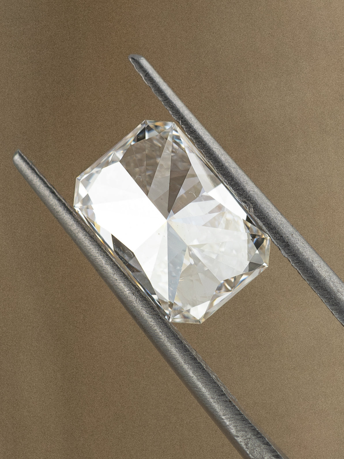 2.60ct Radiant E VVS2 Lab-Grown Diamond