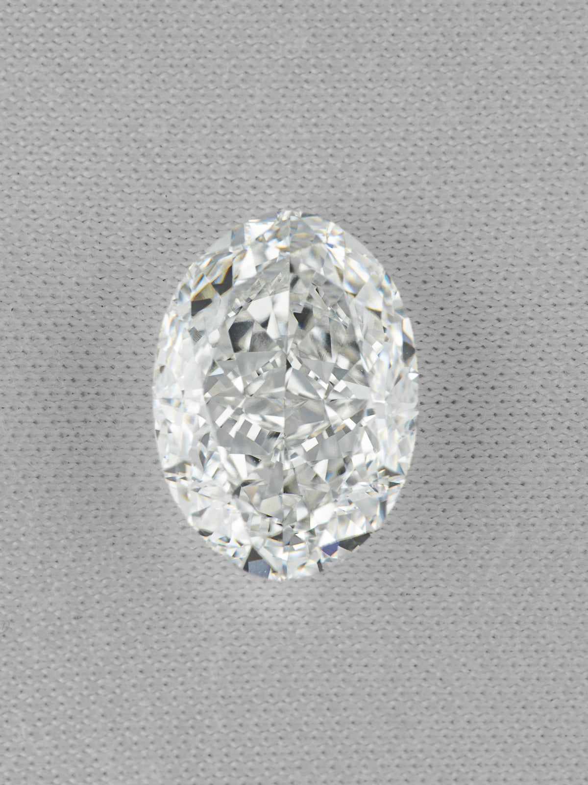 3.75ct Bowtieless Oval D VVS2 Lab-Grown Diamond