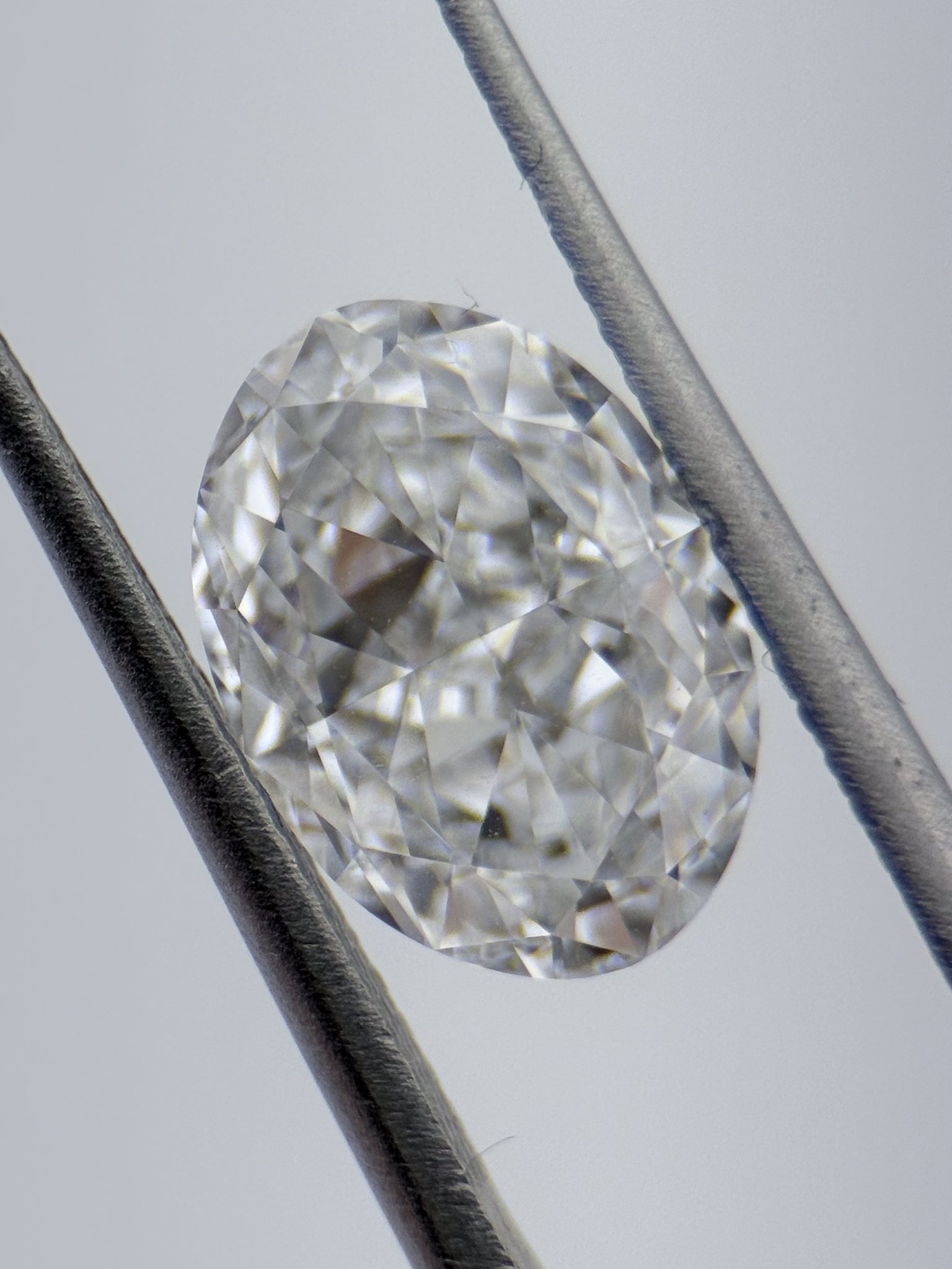 3.75ct Bowtieless Oval Diamond DVVS2