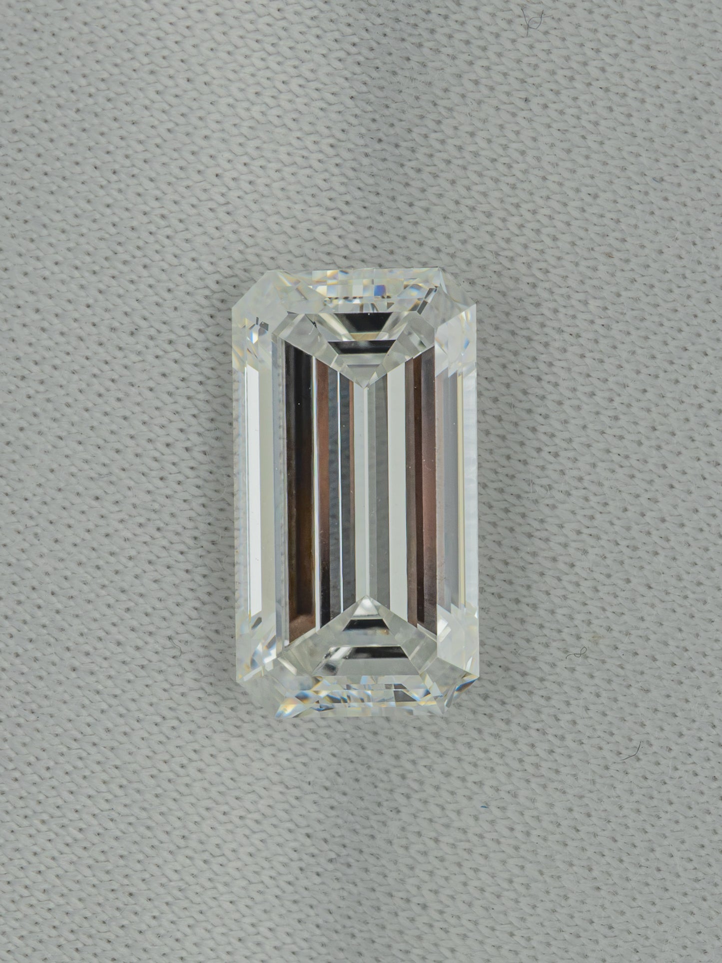 2.51ct Emerald D VVS2 Lab-Grown Diamond
