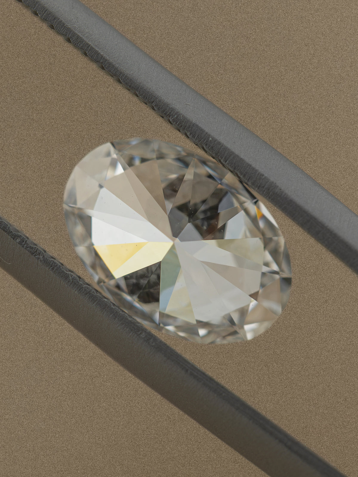 1.90ct Oval D VVS2 Lab-Grown Diamond